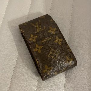 Louis Vuitton cellphone/cosmetic case